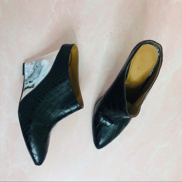 beau and ashe Shoes - Classic Trendy Vegan Snake Print Beau & Ashe